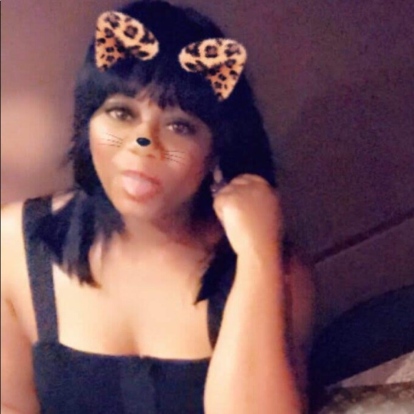 Meet your Posher, Memphisfashionista - Picture 2 of 2